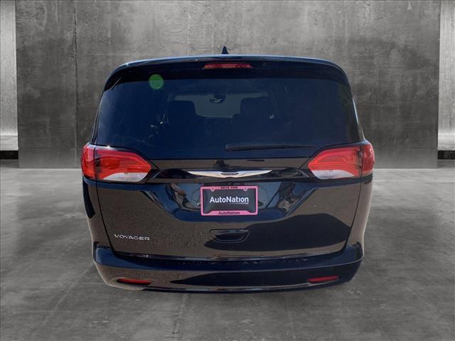 2023 chrysler voyager lx