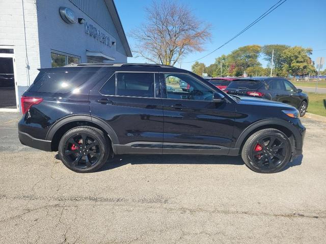 2022 ford explorer st