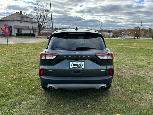 2020 ford escape se