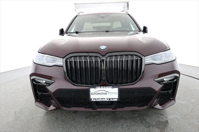 2021 bmw x7 m50i