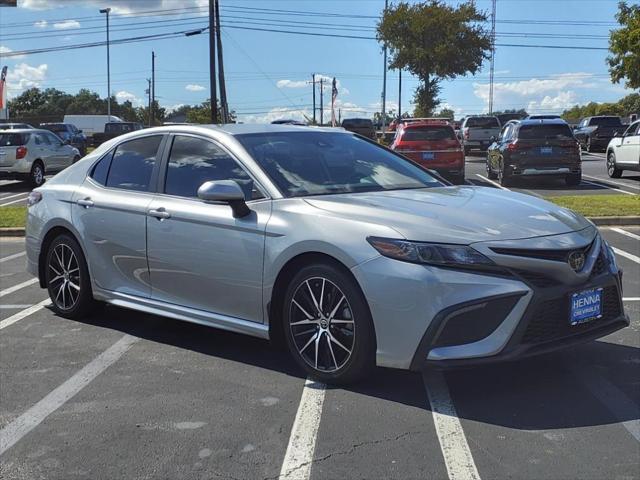 2022 toyota camry se