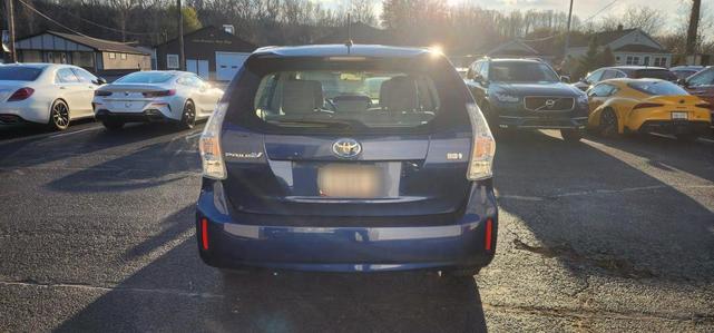 2013 toyota prius v two