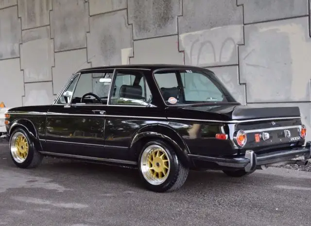 very nice driver "roundy" bimmer factory black /runs great
