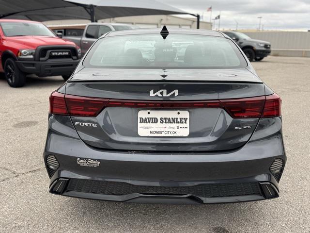 2023 kia forte gt-line