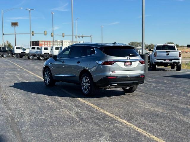 2023 buick enclave essence