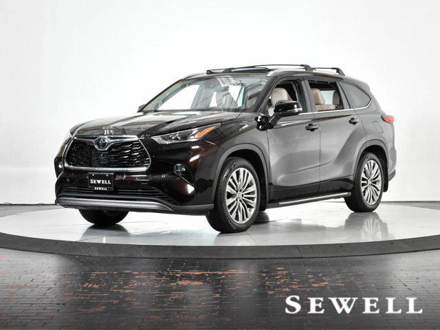 2022 toyota highlander platinum