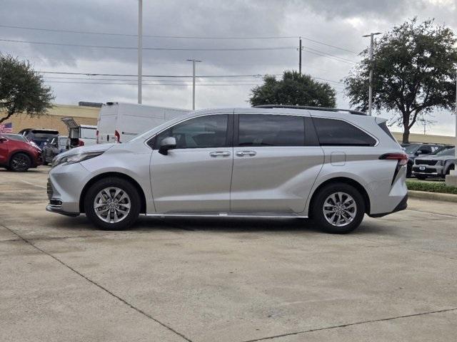 2022 toyota sienna xle