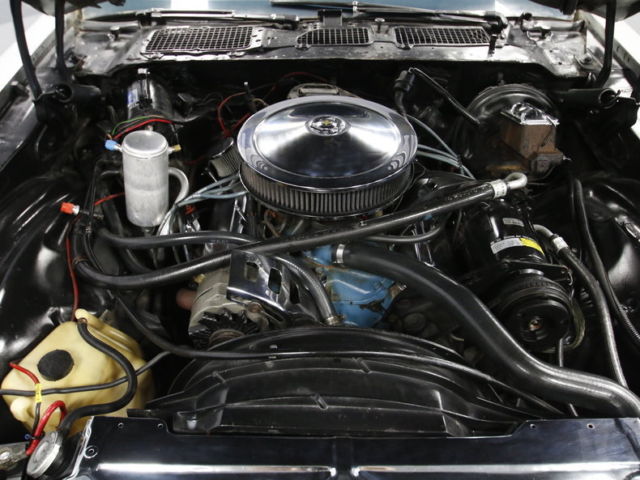 very clean z, 350 v8, auto, correct colors, a/c, pwr frnt discs, nice paint/int!