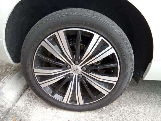 2023 volvo xc60 b5 plus bright theme