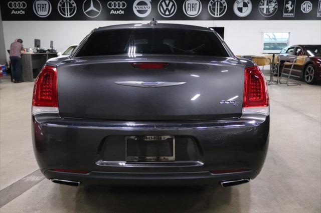 2016 chrysler 300 s