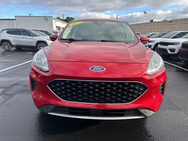 2020 ford escape se