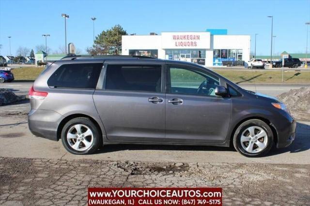 2012 toyota sienna le