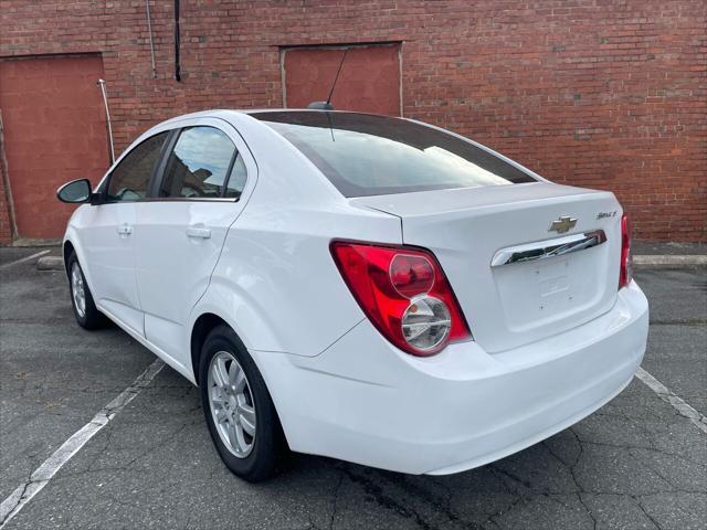 2016 chevrolet sonic lt
