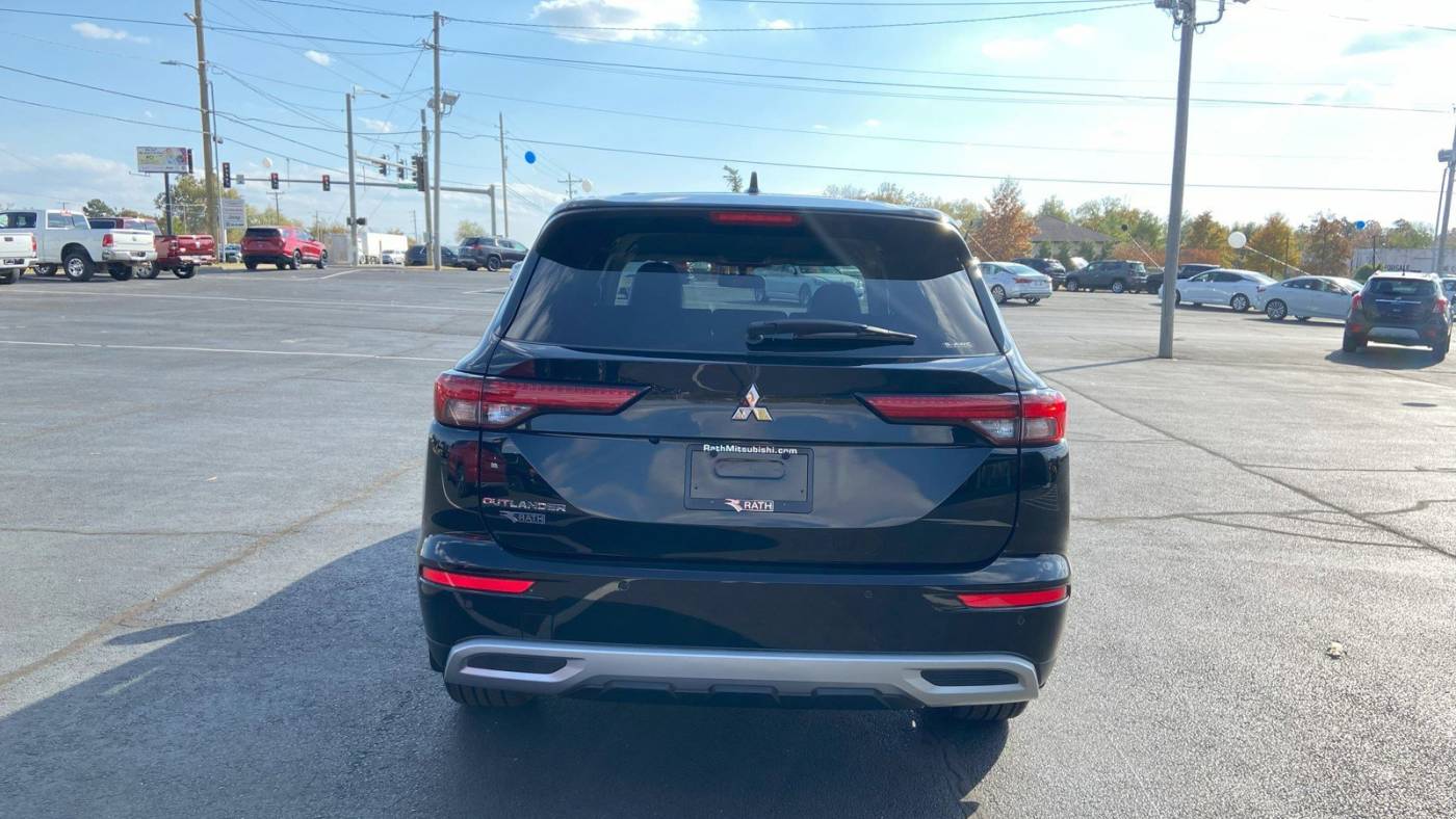2022 mitsubishi outlander se