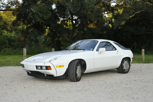 well maintained, manual 5 speed, white 1983 porsche 928s in excellent condition