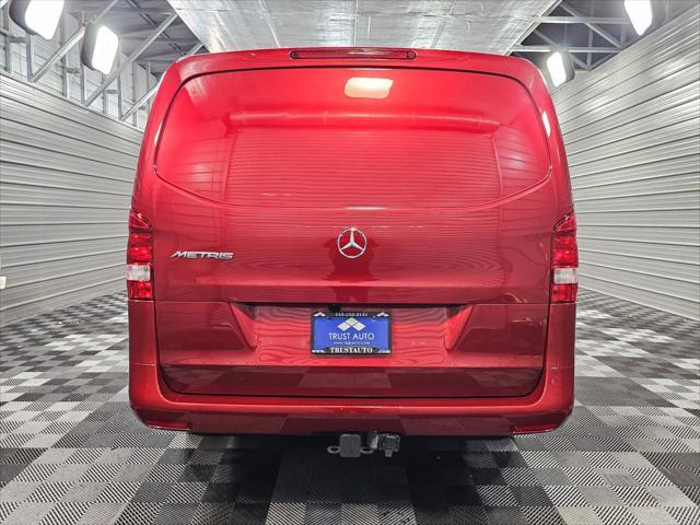 2022 mercedes-benz metris base