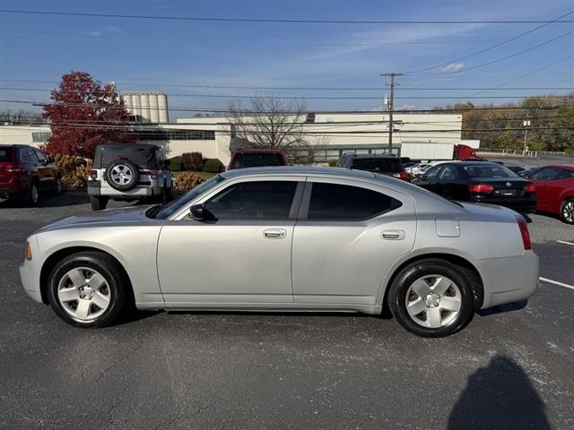 2008 dodge charger se