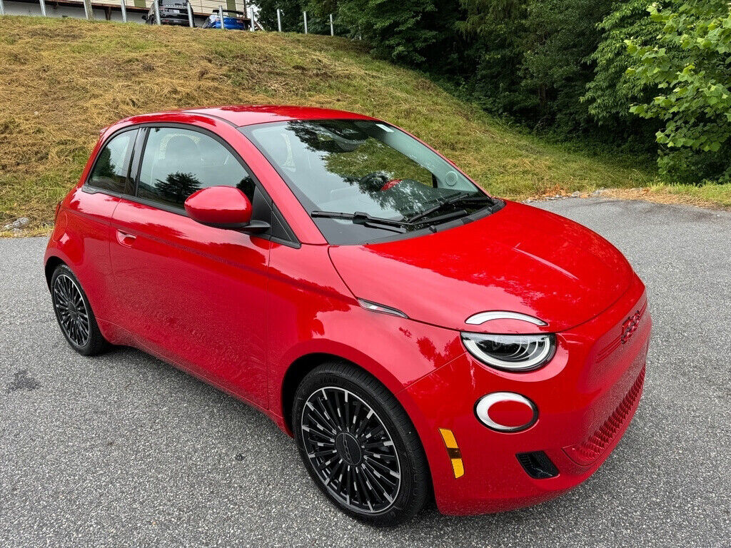 2024 fiat 500 inspi(red)