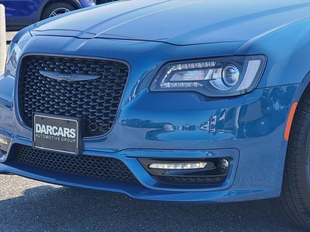 2023 chrysler 300 touring