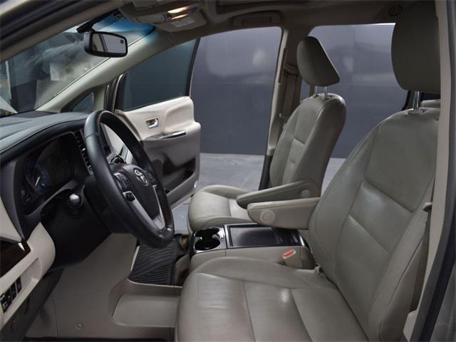 2017 toyota sienna xle