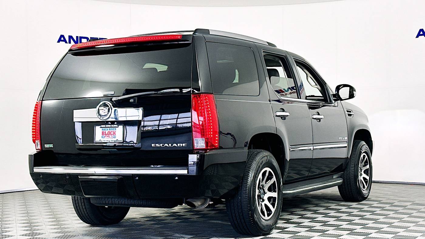 2011 cadillac escalade luxury