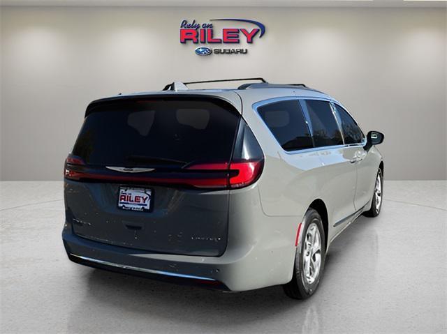 2022 chrysler pacifica limited