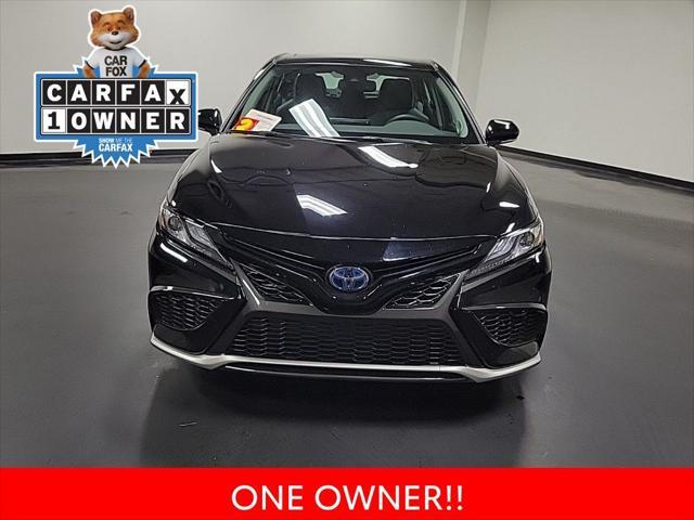 2024 toyota camry hybrid se