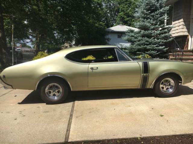 1968 oldsmobile 442 holiday coupe