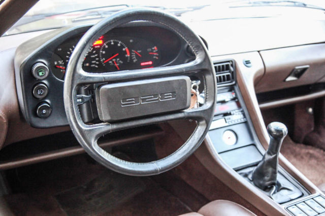 1982 porsche 928 5-speed 54k coa, records, original, very clean...metallic black