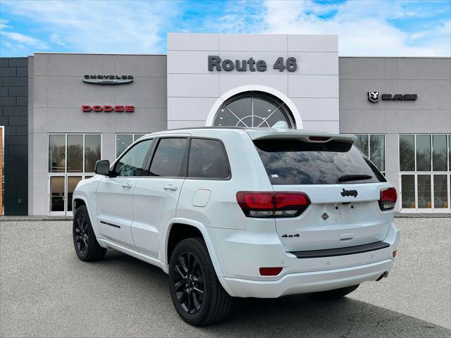 2022 jeep grand cherokee laredo