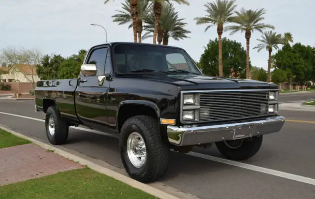 black/gray 4x4 - 1-owner - only 72k original miles - cold a/c - 350ci v8 - 4-spd