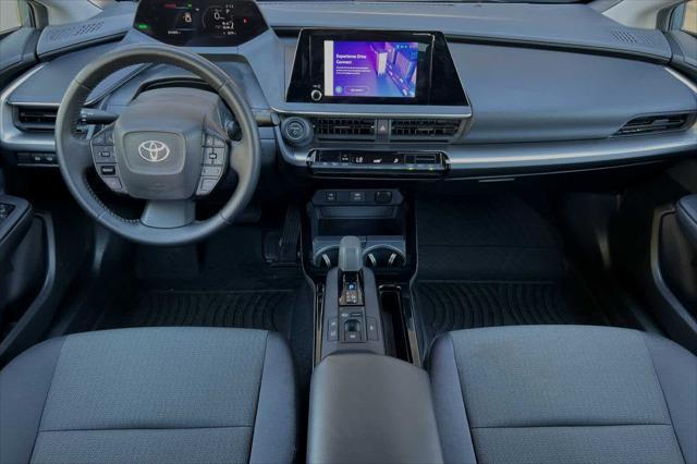 2023 toyota prius le