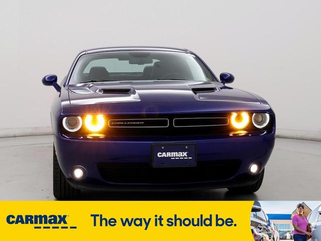 2020 dodge challenger sxt