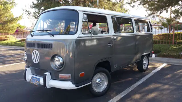 1970 volkswagen deluxe bus/vanagon