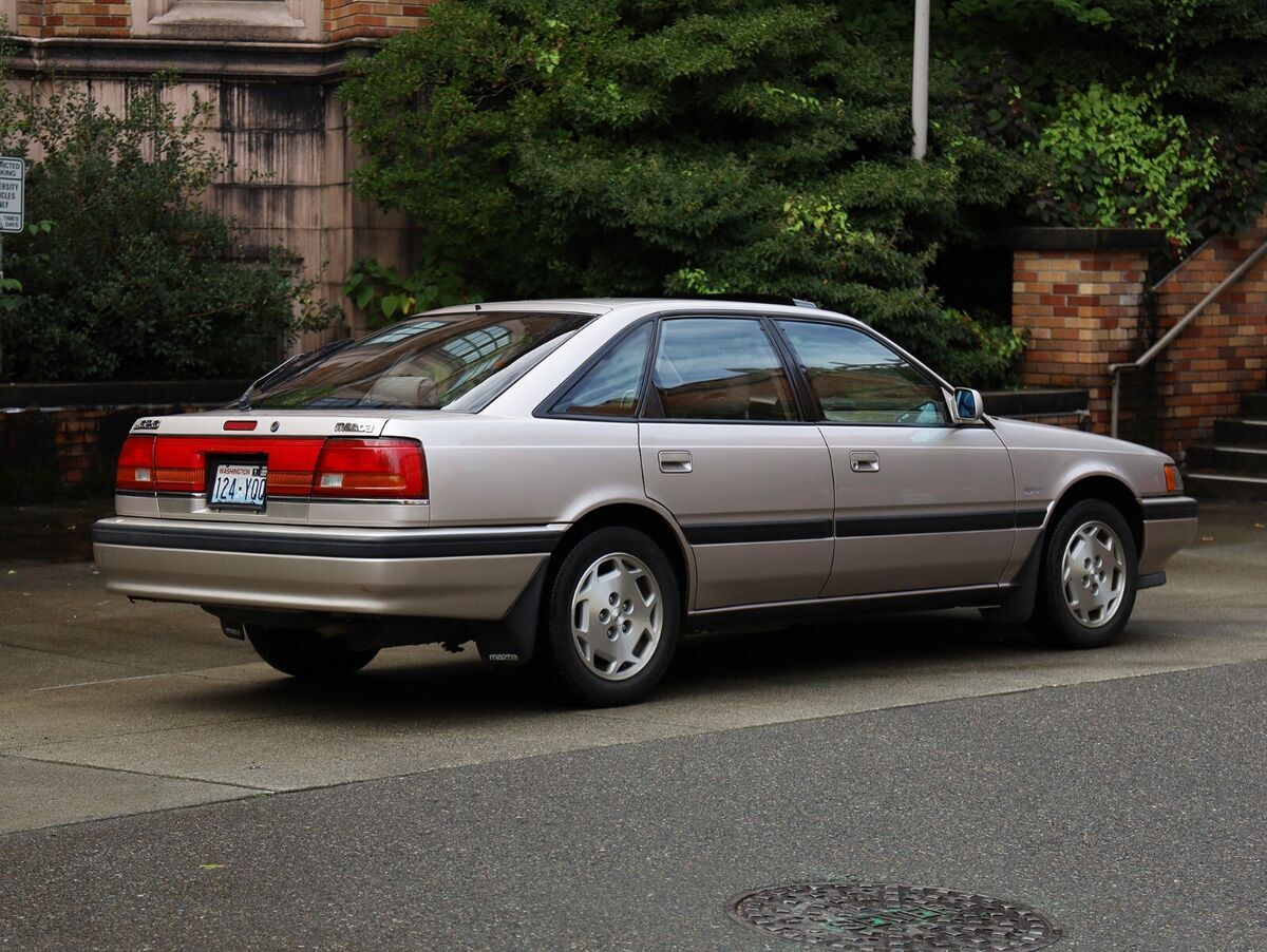 1990 mazda 626 gt touring 5-speed, 1 owner, garaged, no accidents, dealer servic