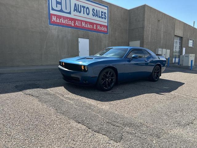 2022 dodge challenger sxt