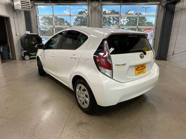 2016 toyota prius c two