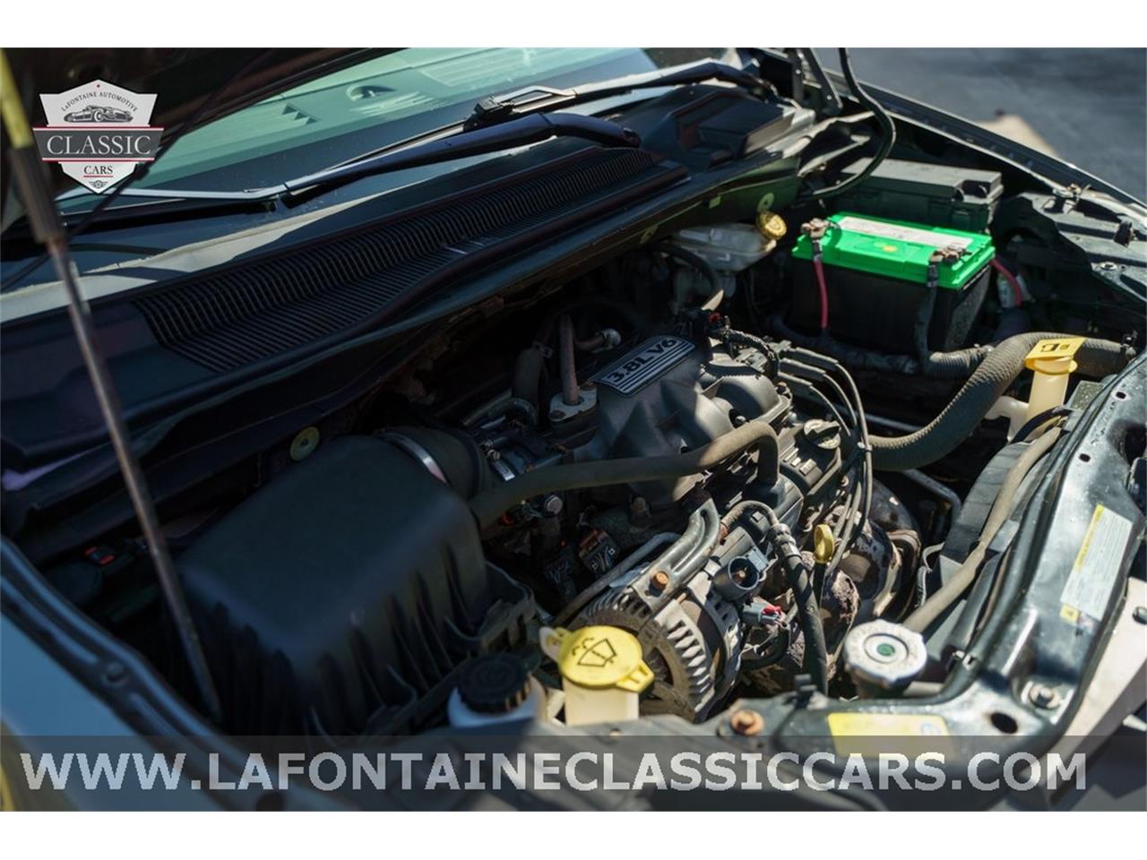 2010 chrysler town & country