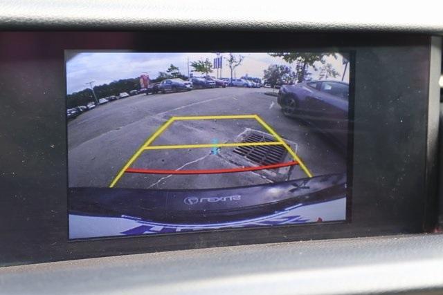 2016 lexus is 200t base