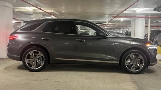 2024 genesis electrified gv70 base