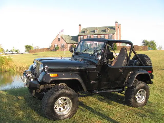 jeep cj7 v8 automatic hard top restored wrangler tj yj lifted 4x4 convertible