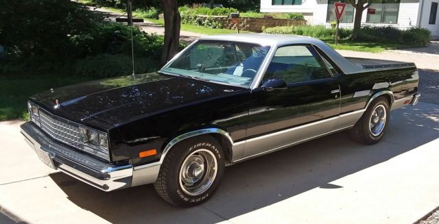 1987 chevrolet el camino - 31,000 miles on restoration, new engine