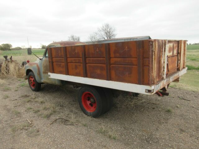 50-53 studebaker truck model r16 with dump bed