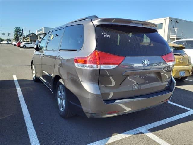 2013 toyota sienna le v6 8 passenger in finley, washington