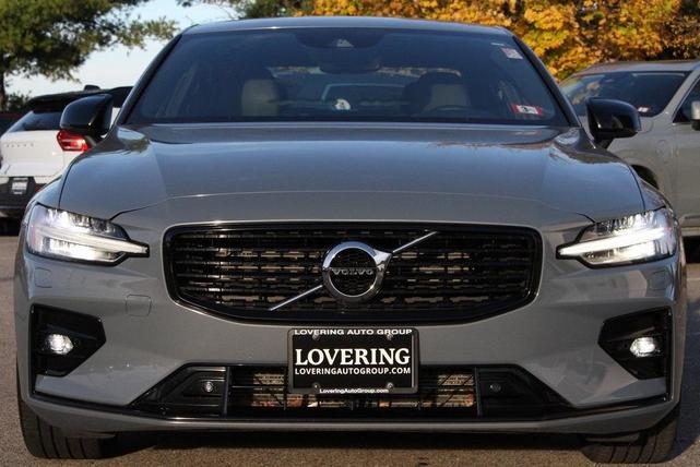 2022 volvo s60 b5 r-design