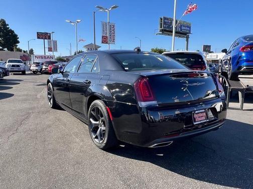 2021 chrysler 300