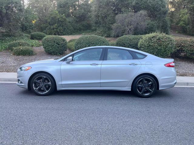2013 ford fusion se