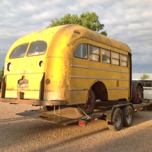 1940,41,55 reo bus, rv, diamond t, 21-1/2' long ,chevy, dodge rat rod rv coe
