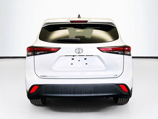 2023 toyota highlander le