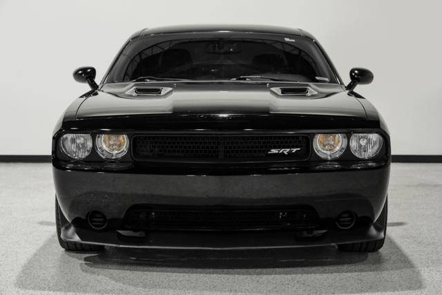 2014 dodge challenger srt8 core